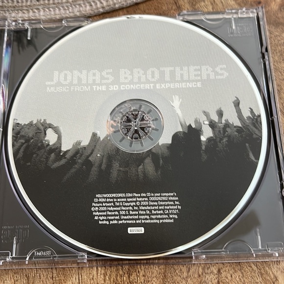 4/$25 Jonas Brothers Music from the 3D Concert Experience CD - Picture 4 of 5
